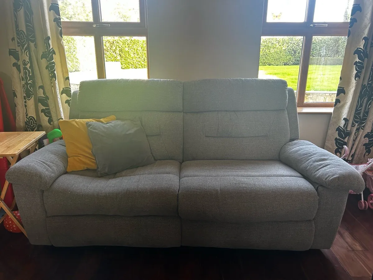 3 piece suite of furniture - Image 1