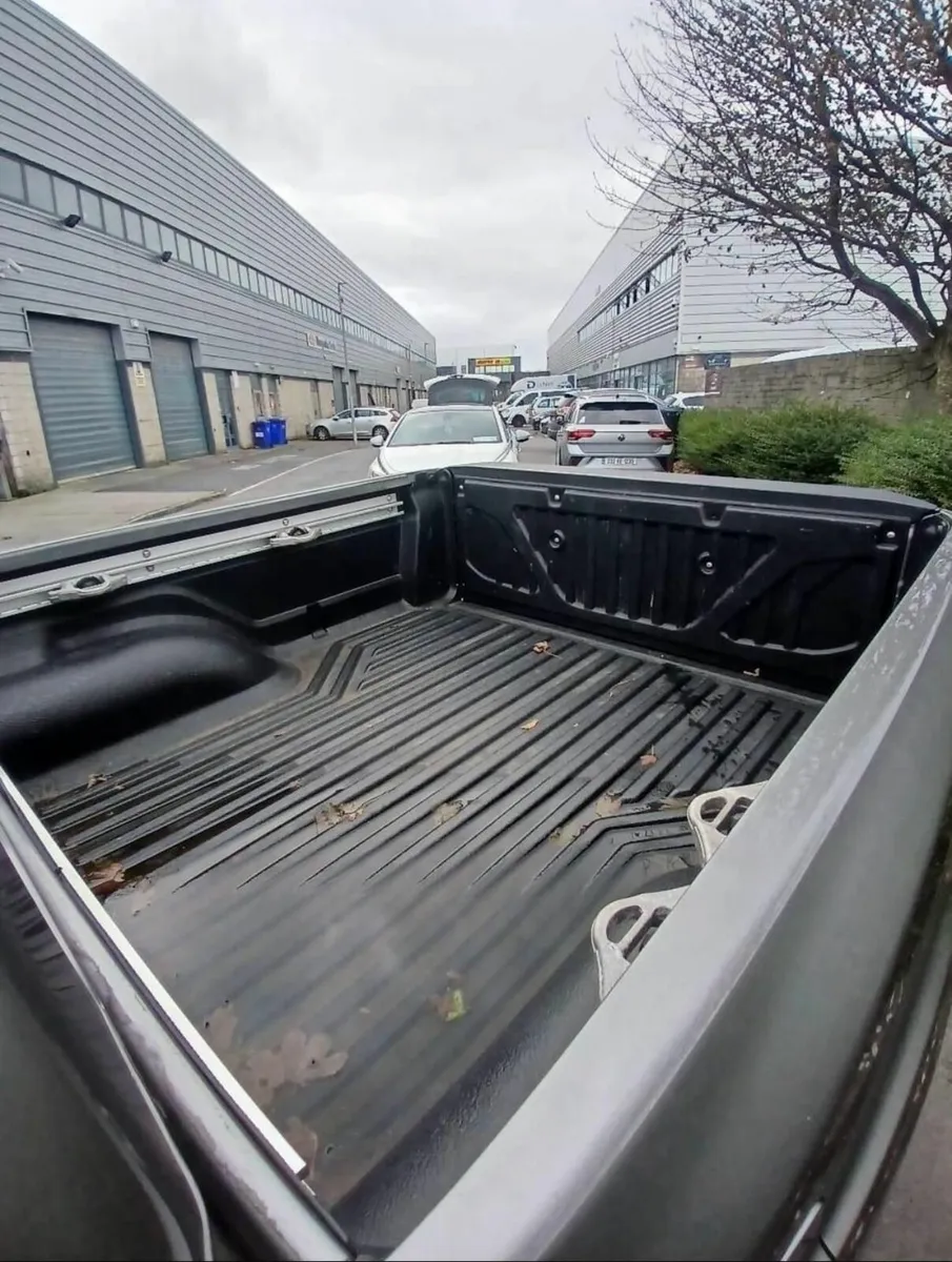 Nissan Navara 2019 auto techna - Image 4