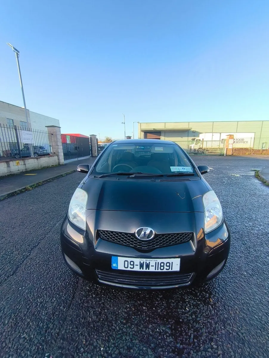 Toyota Vitz 2009 - Image 1