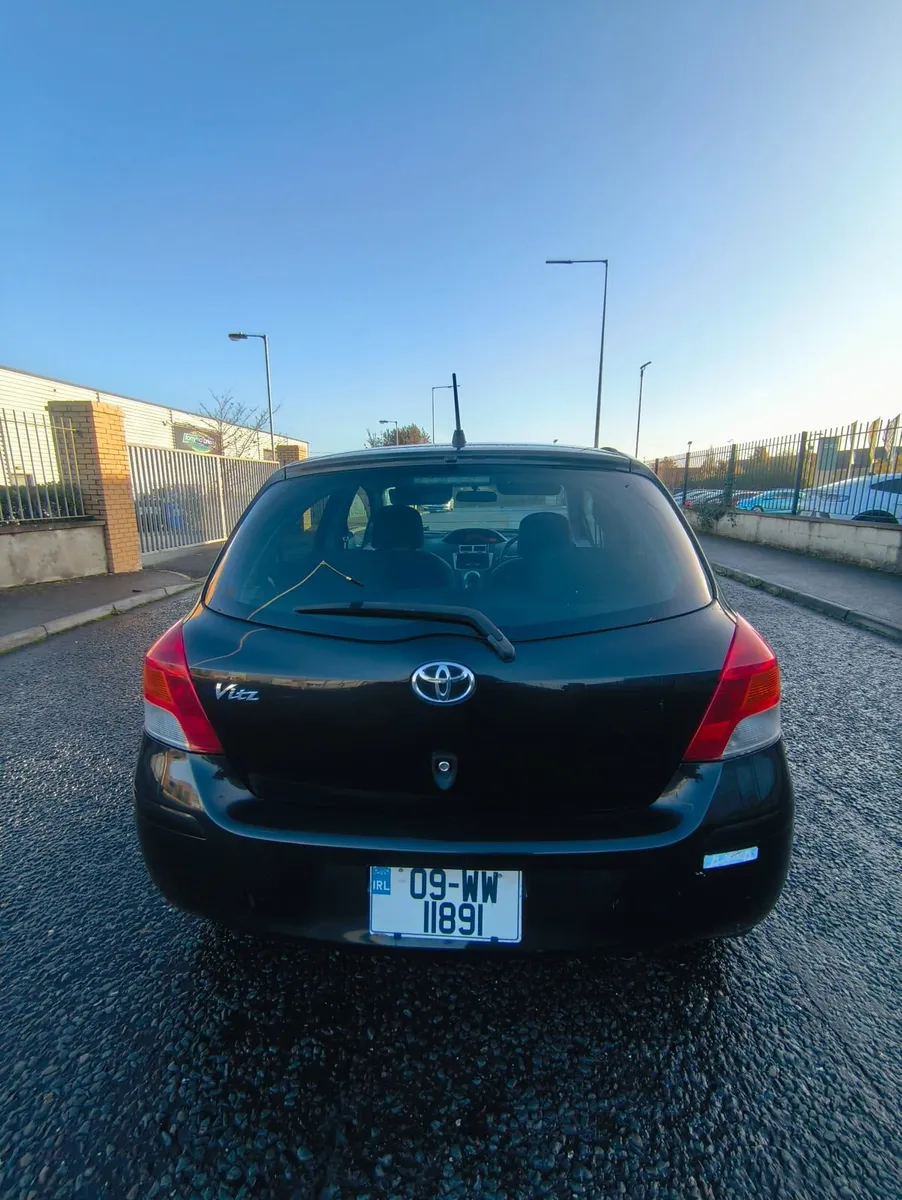 Toyota Vitz 2009 - Image 3