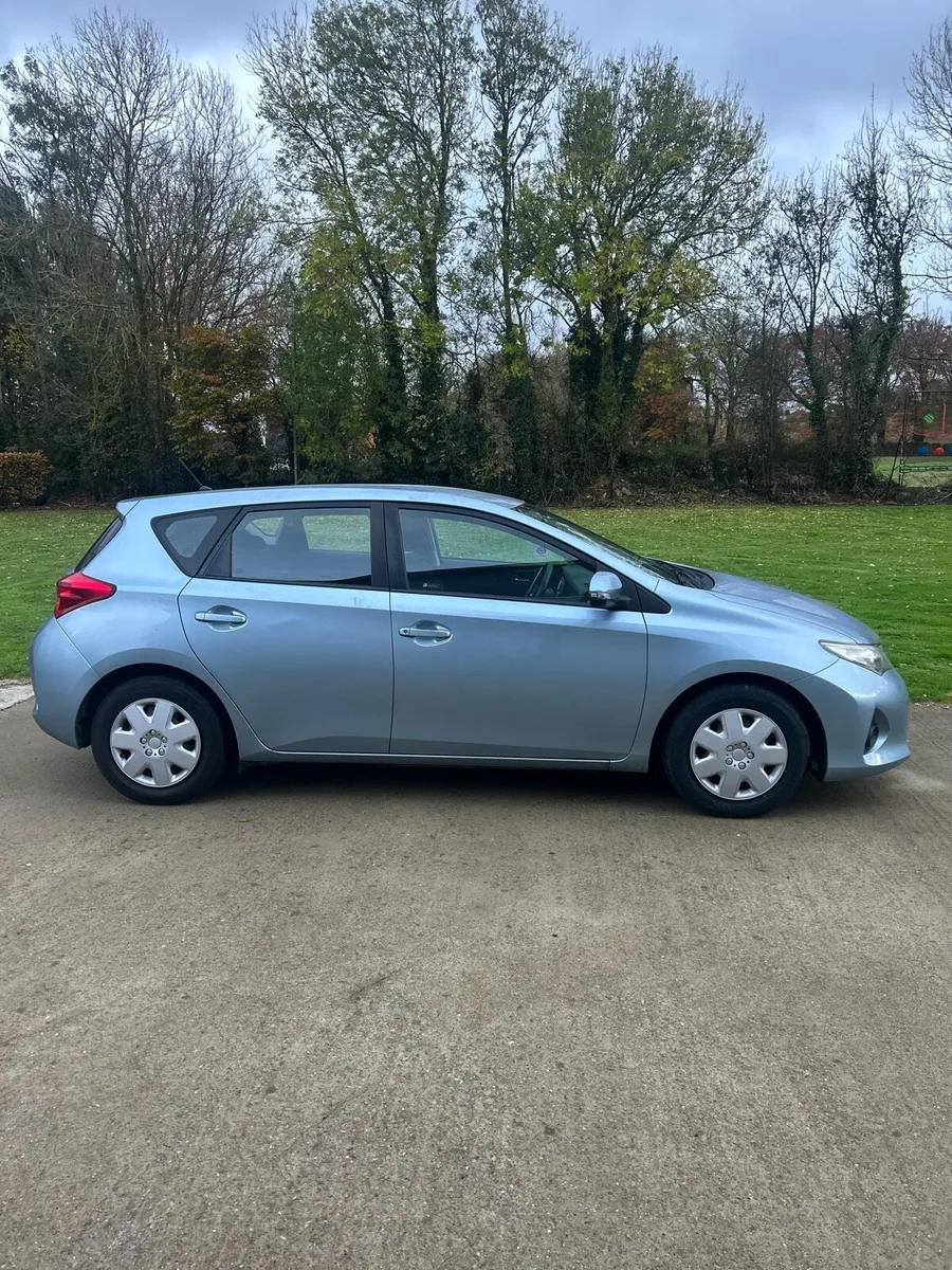 132 Toyota Auris Fresh NCT - Image 4