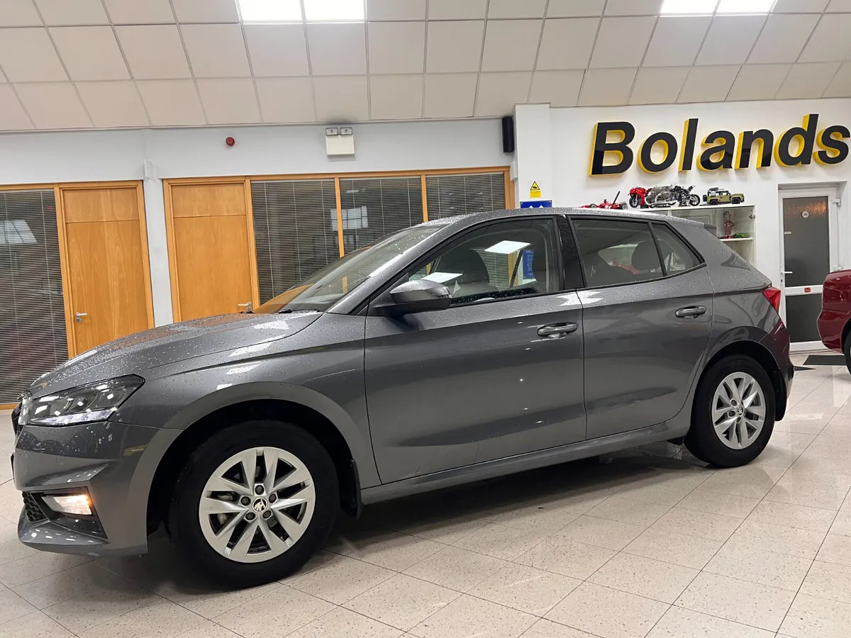 ONLY 9000KMS Tiny Kms As New Now On Sale AMBITION - Image 4