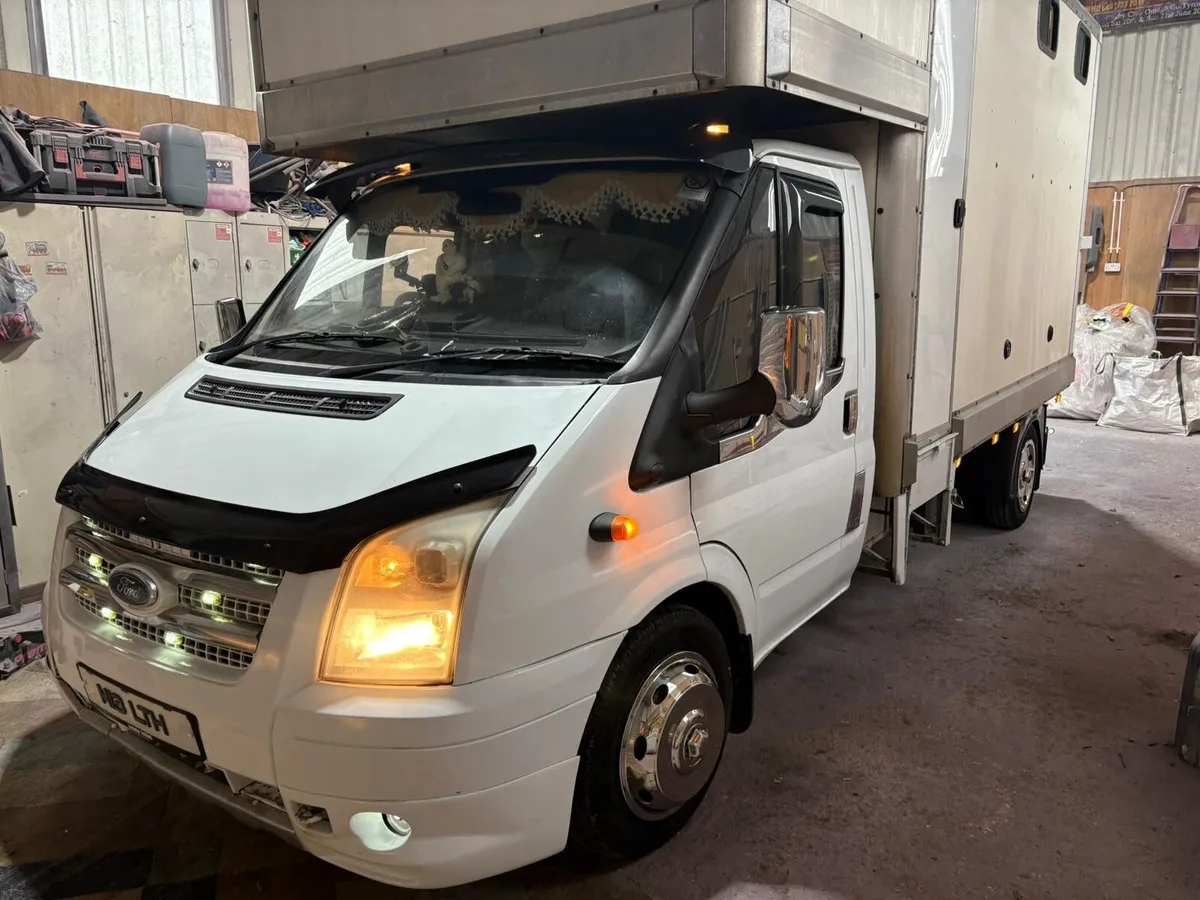 2007 Ford Transit Horsebox 3.5 ton - Image 2
