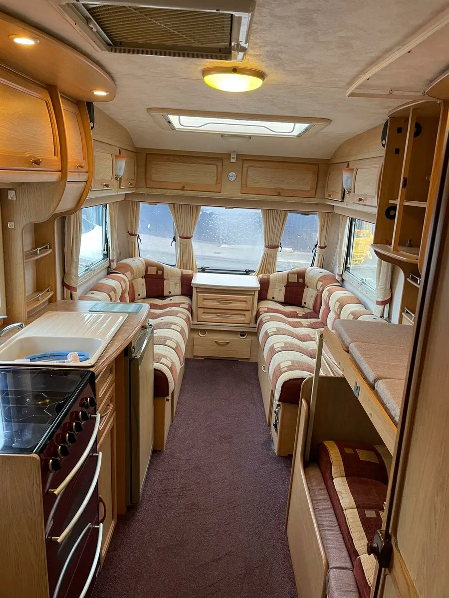 Lightweight 09 Coachman 4/5 berth & Full Awning - Image 3