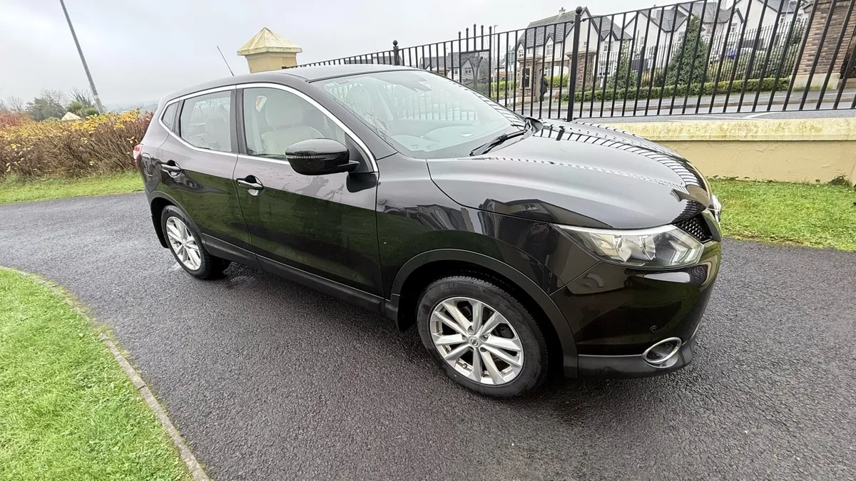 2015 Nissan Qashqai 1.5 DSL SV Low Mileage - Image 2