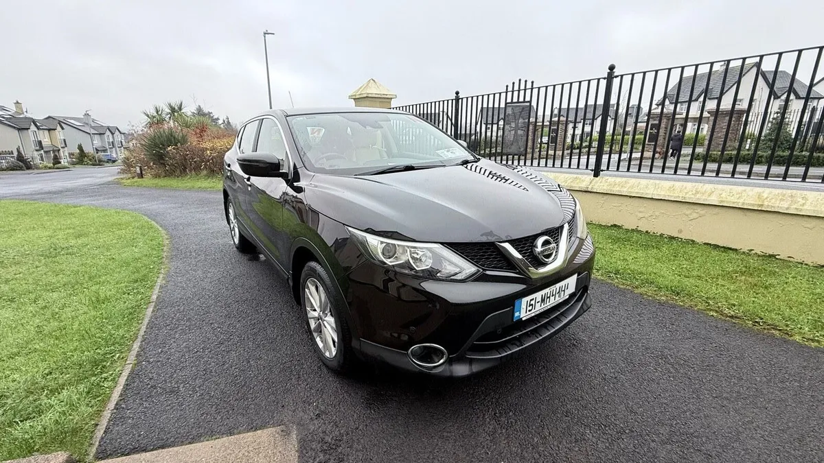 2015 Nissan Qashqai 1.5 DSL SV Low Mileage - Image 1