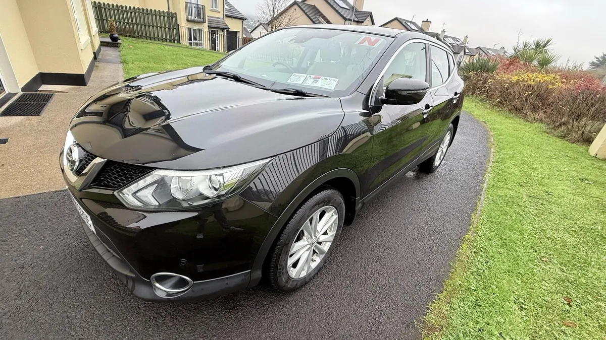 2015 Nissan Qashqai 1.5 DSL SV Low Mileage - Image 3