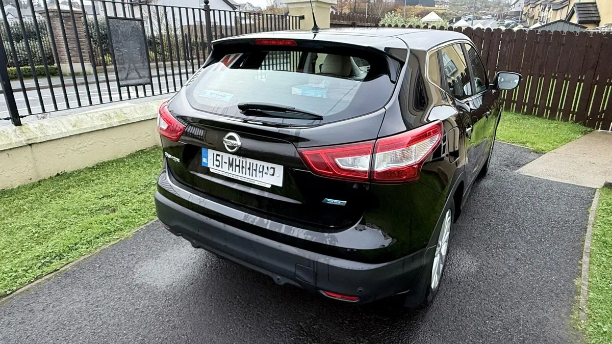 2015 Nissan Qashqai 1.5 DSL SV Low Mileage - Image 4
