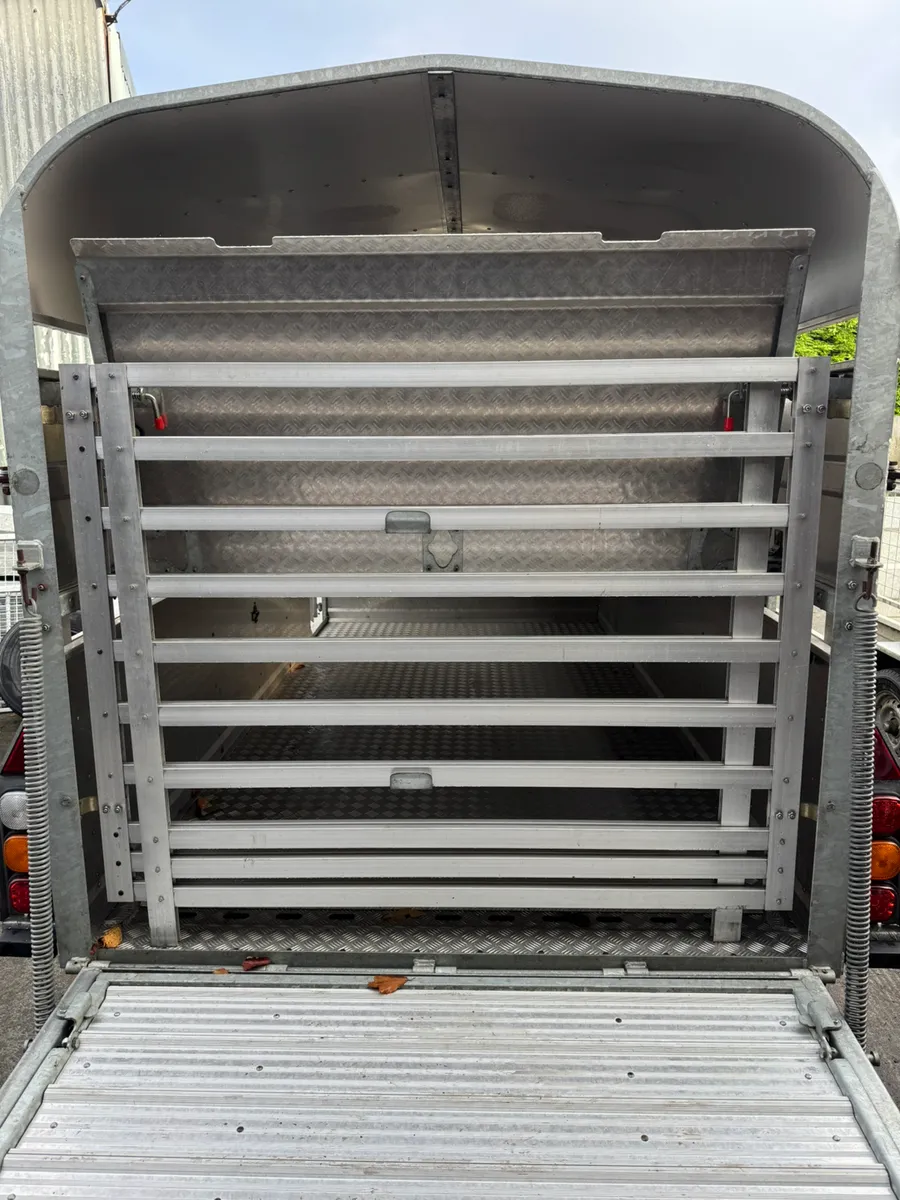 Nugent livestock trailer - Image 4