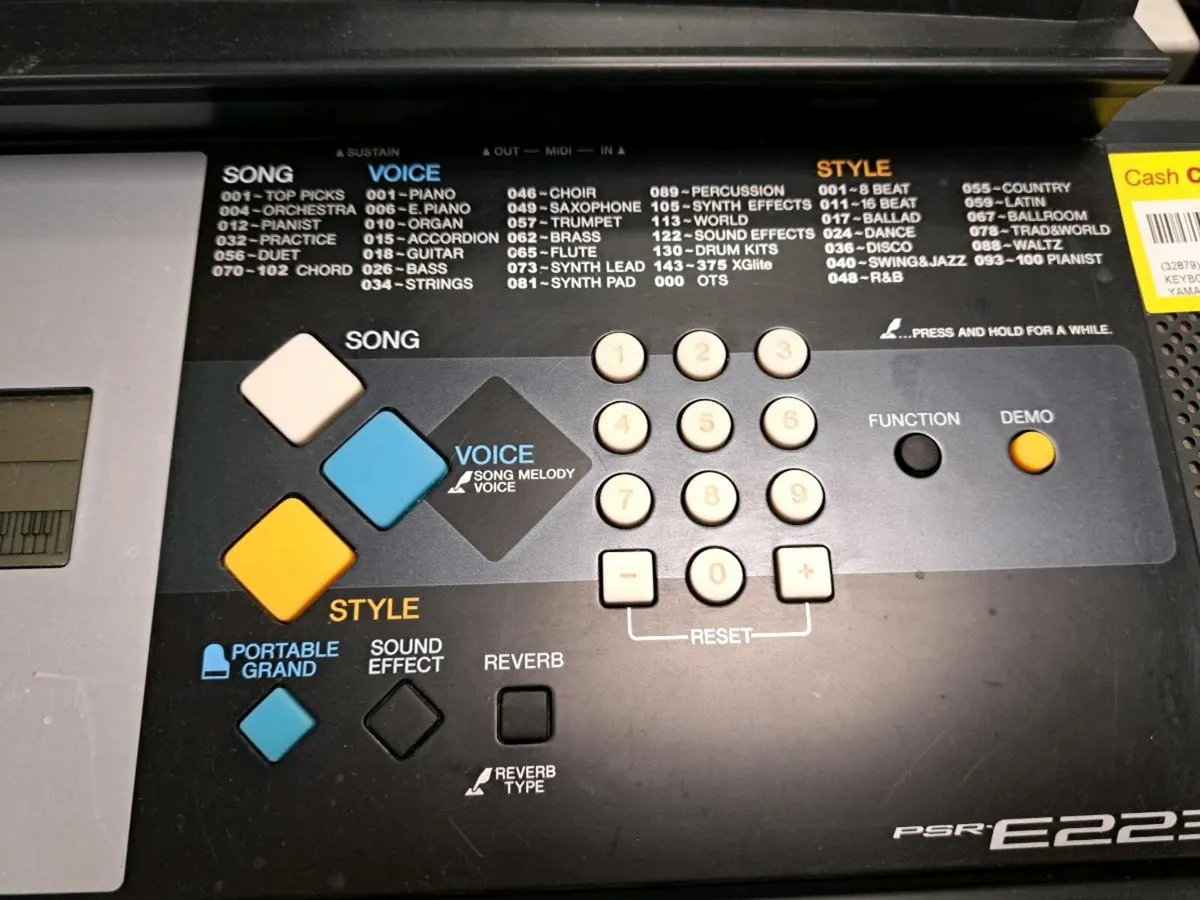 Yamaha PSR-E223 Keyboard + Stand + PSU - Image 3