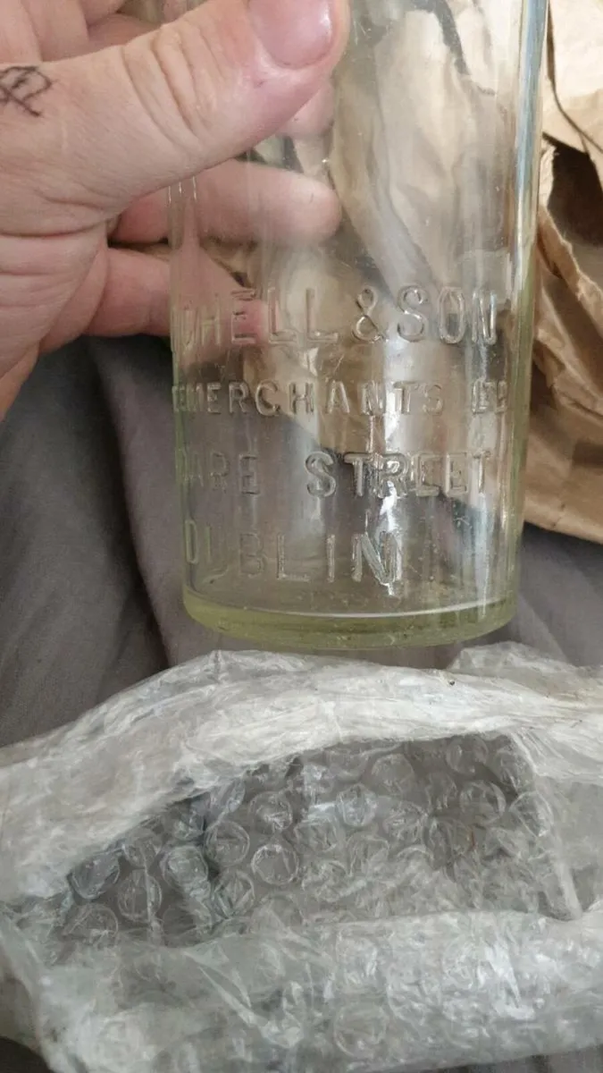 VINTAGE MICHELL & SONS WHISKEY BOTTLE. RARE - Image 2