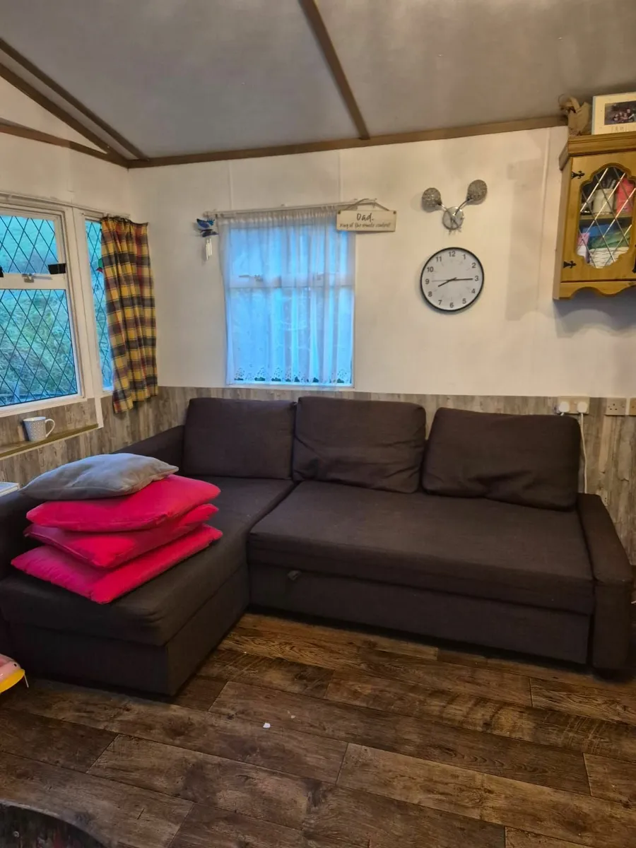 Corner couch - Image 1