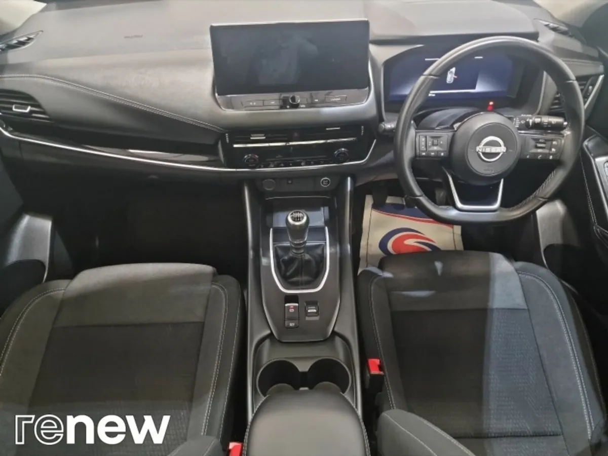 Nissan Qashqai 1.3 PET MILD HYBRID SV PREMIUM - Image 2