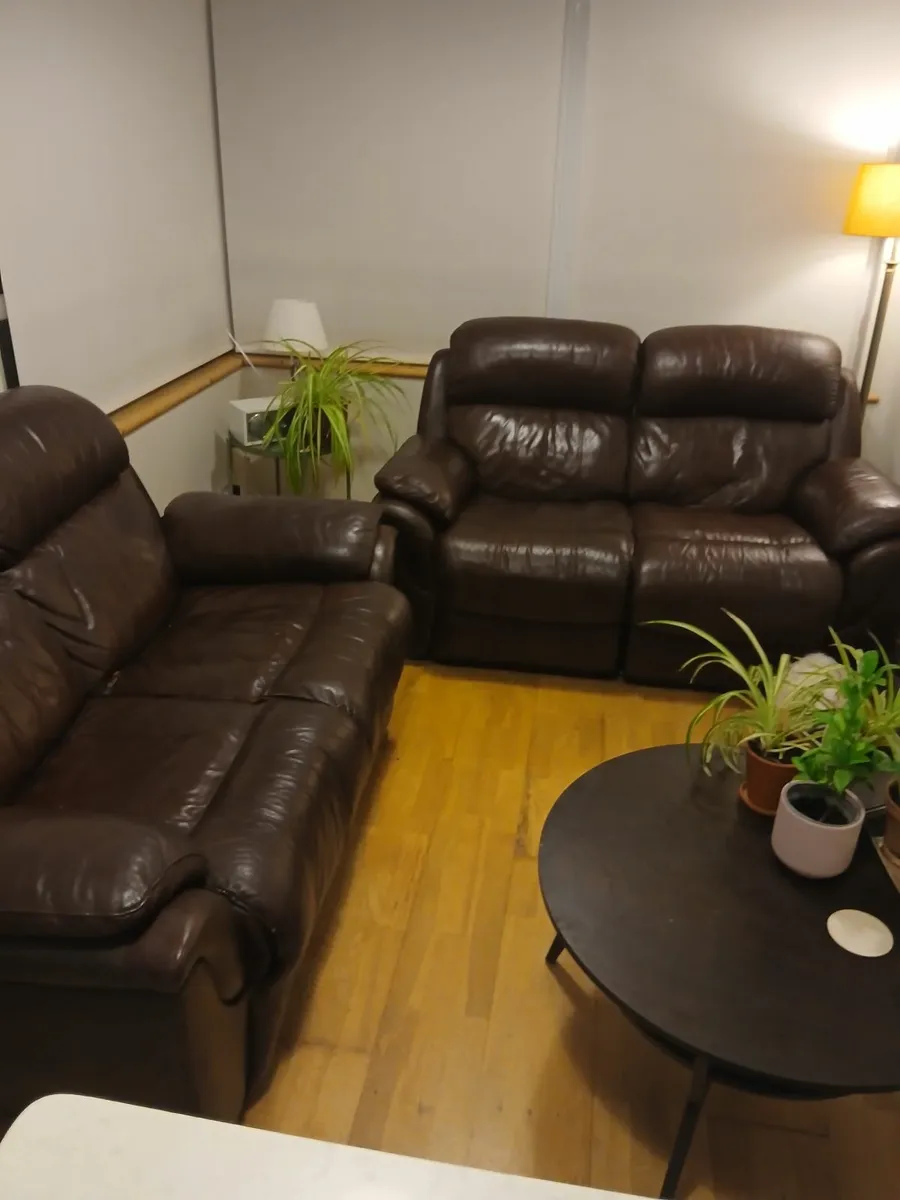 Leather couch - Image 1