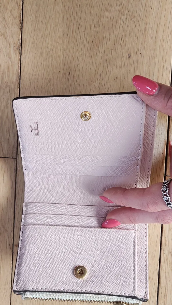 Authentic TORY BURCH - Image 4