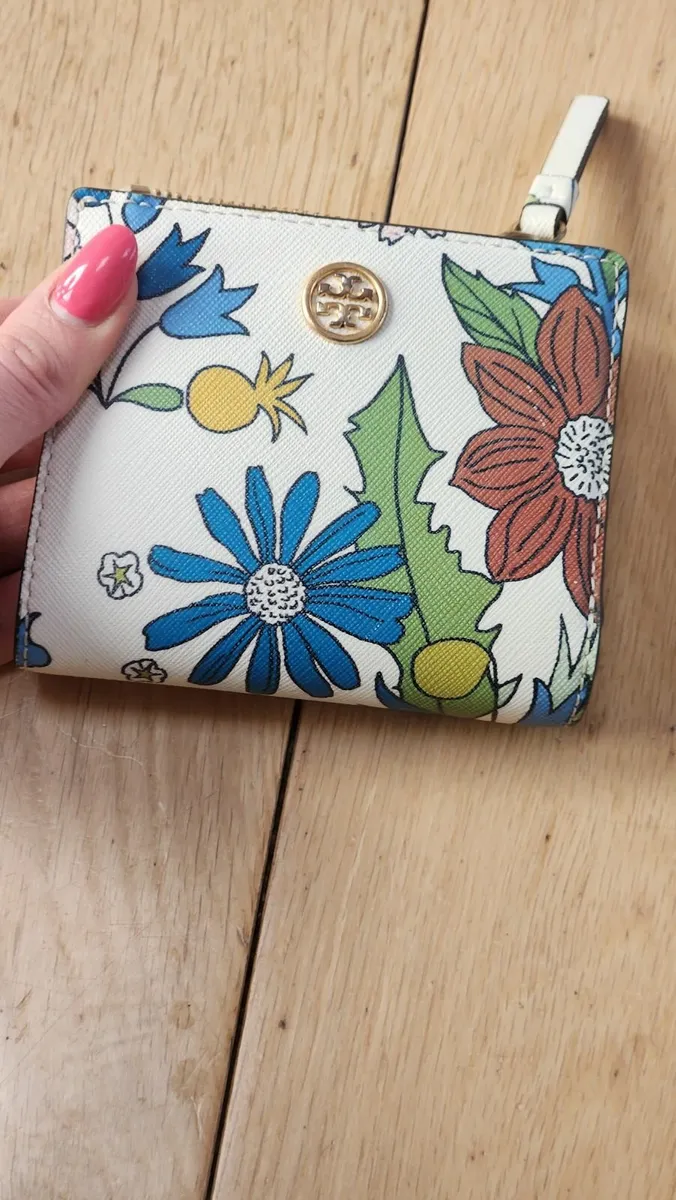 Authentic TORY BURCH - Image 2