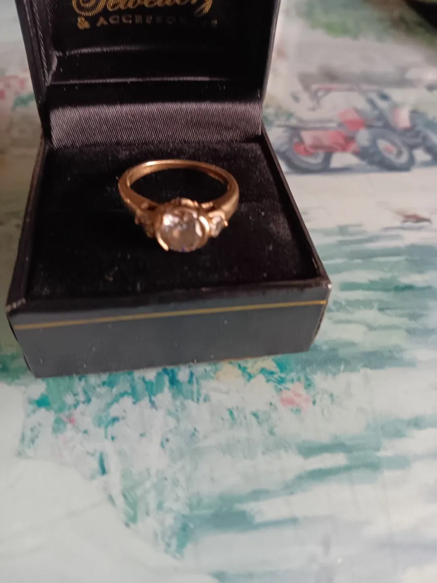9ct gold ring - Image 2