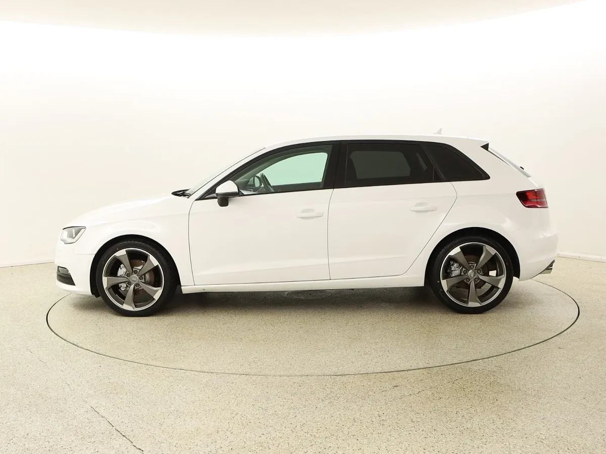 2015 Audi A3 1.6 TDI 110PS SPORT NAV BLACK EDITION - Image 4
