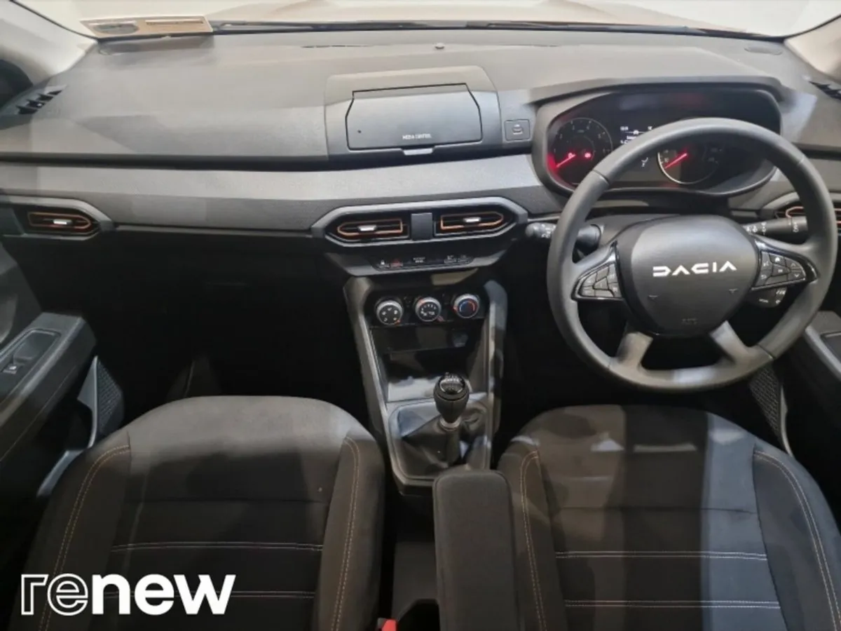 Dacia Sandero Stepway TCe 90 STEPWAY Essential - Image 3