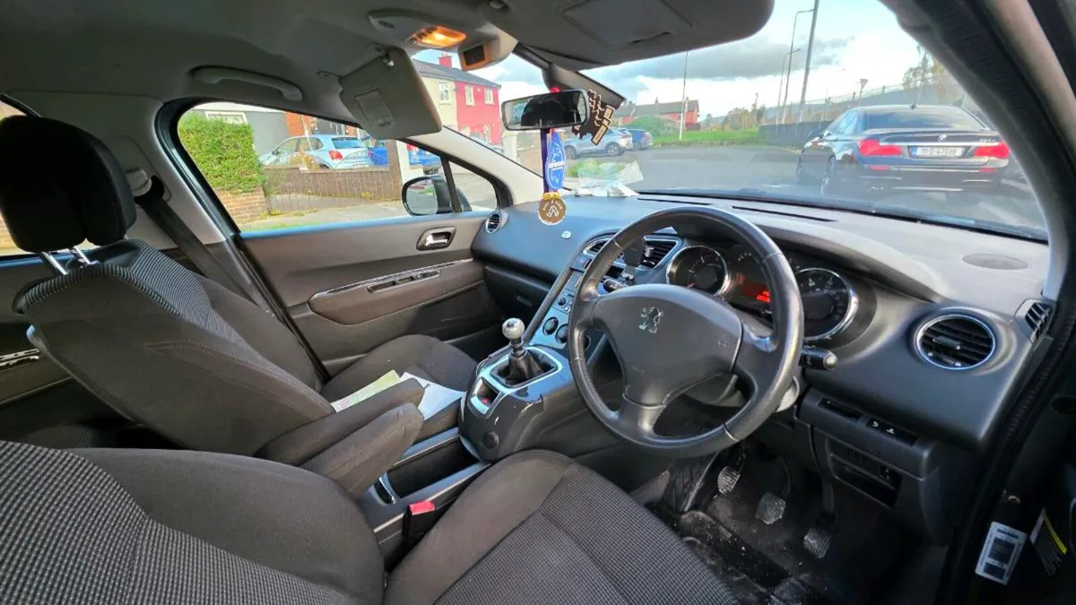 Peugeot 5008  7 seater - Image 3