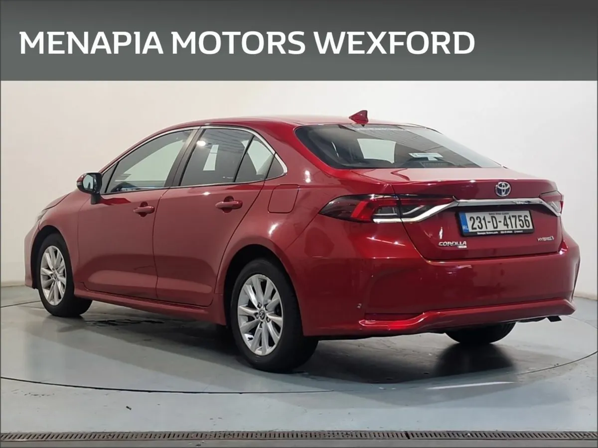 Toyota Corolla 1.8 Hybrid Luna Saloon - Image 4