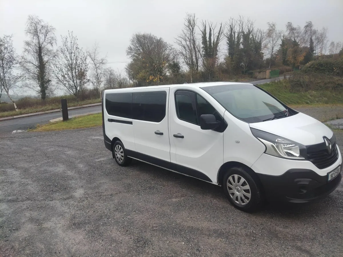 Renault Trafic 2019 9 seater - Image 2