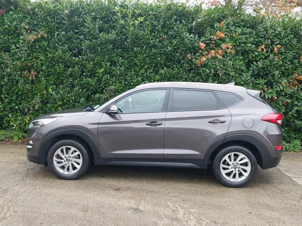 €10995 HYUNDAI TUCSON 1.7CRDI SE NAV - Image 4
