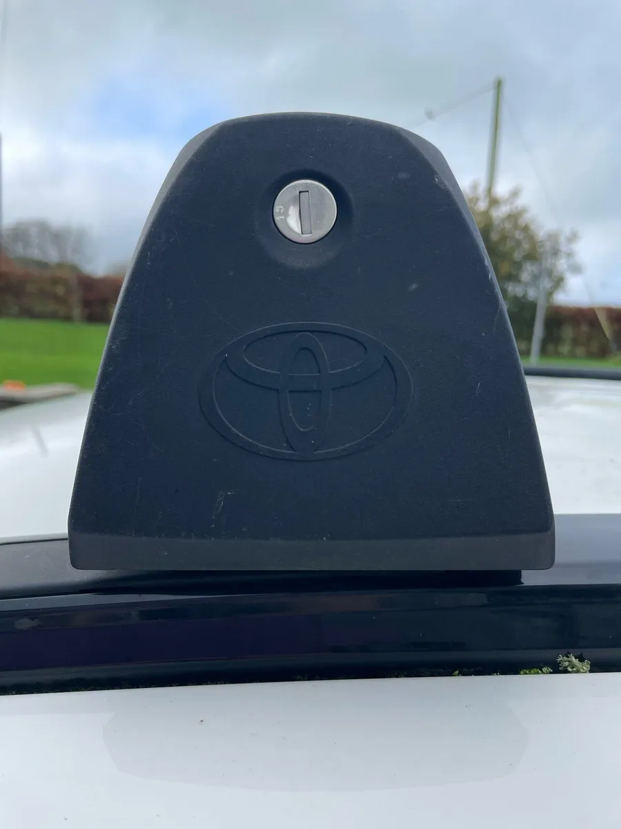 Toyota Authentic Roof Bars - Image 2