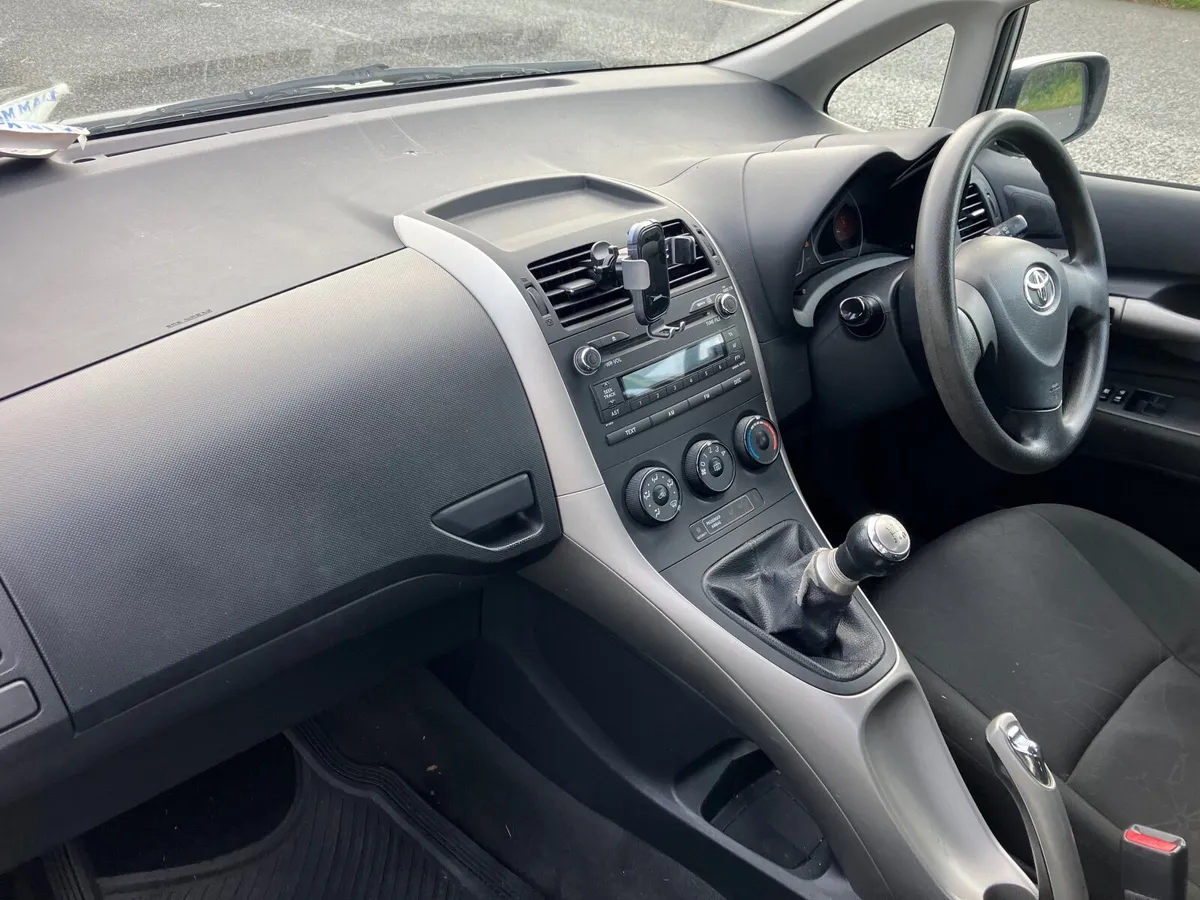 Toyota Auris 2008 - Image 3