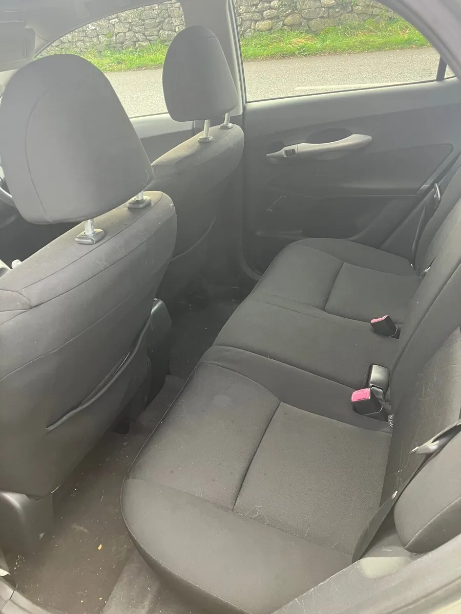 Toyota Auris 2008 - Image 4