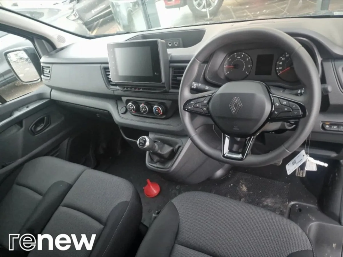 Renault Trafic LL30 130  Advance - Image 2