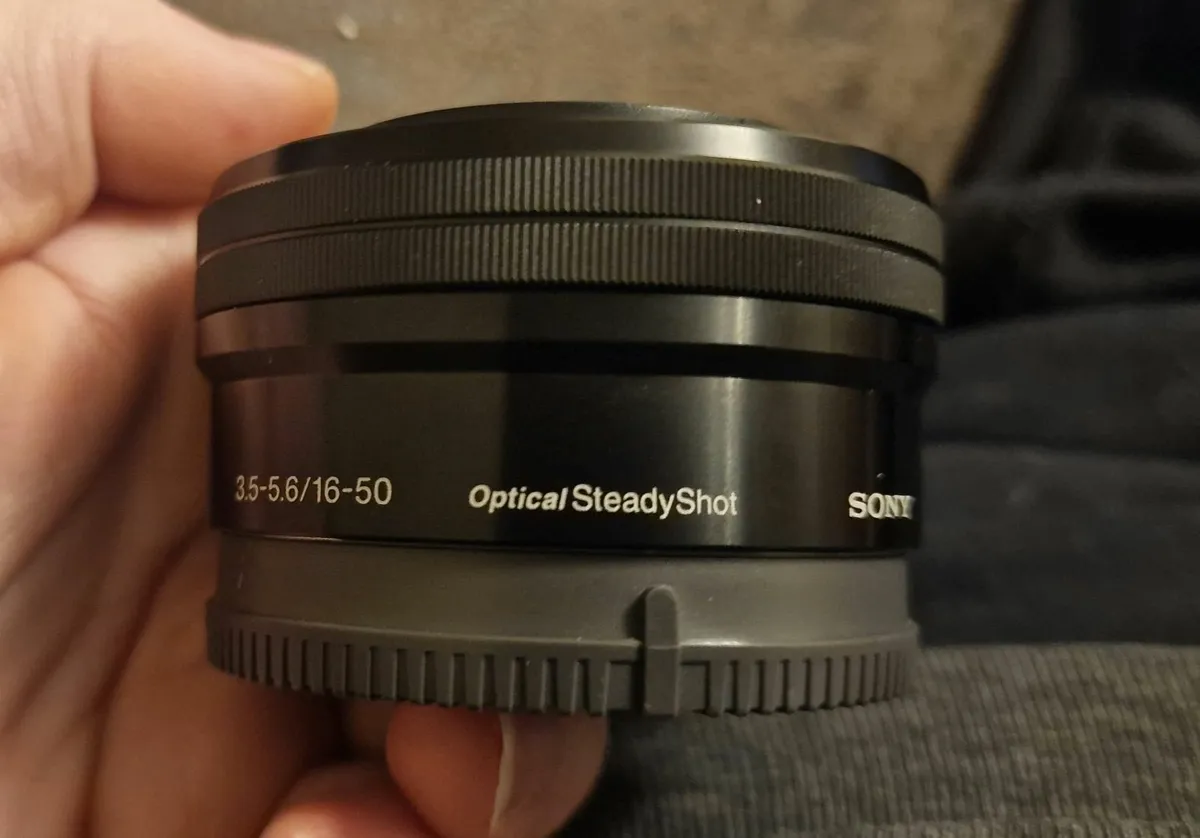 Sony E 16-50mm F3.5-5.6 PZ OSS Lens - Image 2