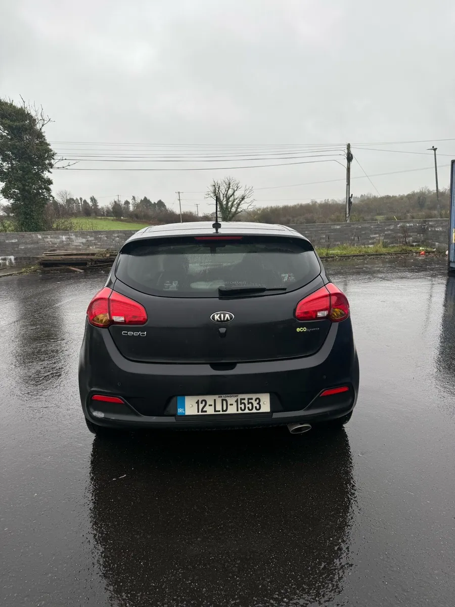 Kia Ceed Hatchback 1.6 CRDI - Image 4