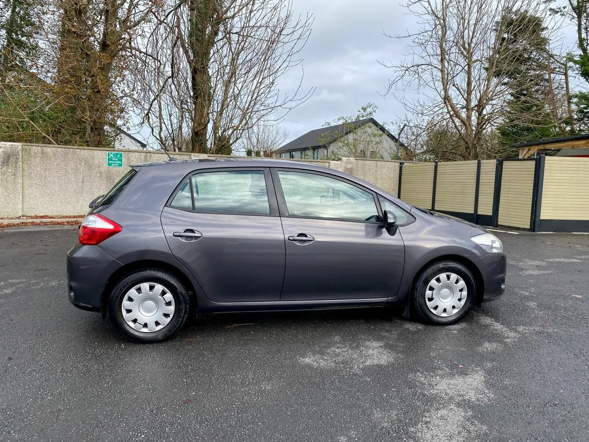 Toyota Auris Terra 2010 Petrol 5DR low mileage - Image 2