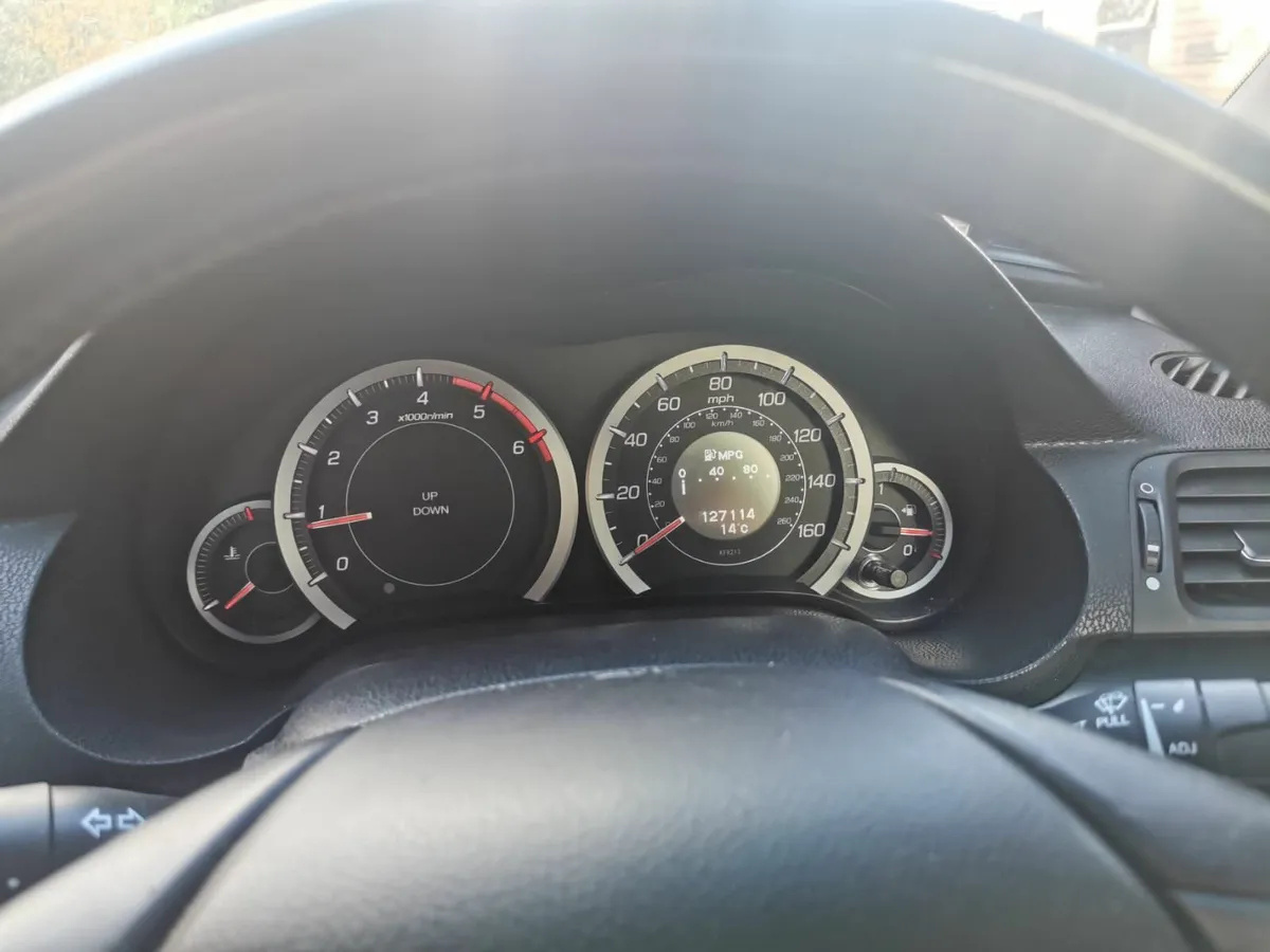 Honda Accord 2012 - Image 3