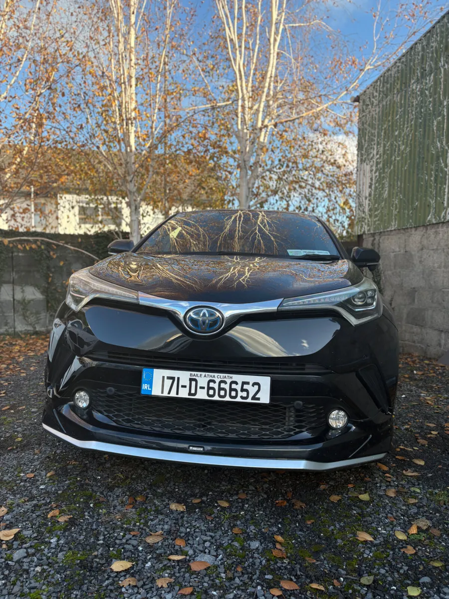 Toyota C-HR 2017 - Image 1
