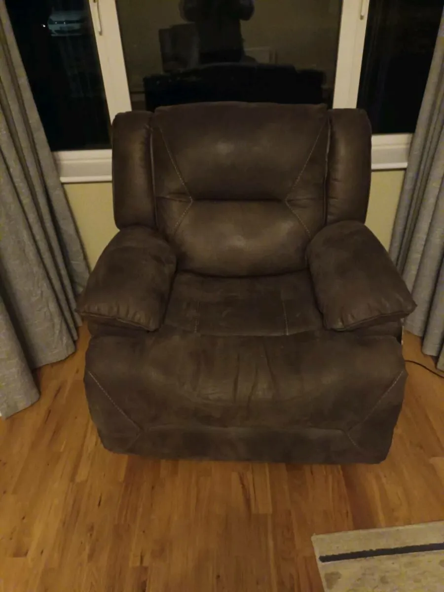 Household furnishings for sale - Image 1