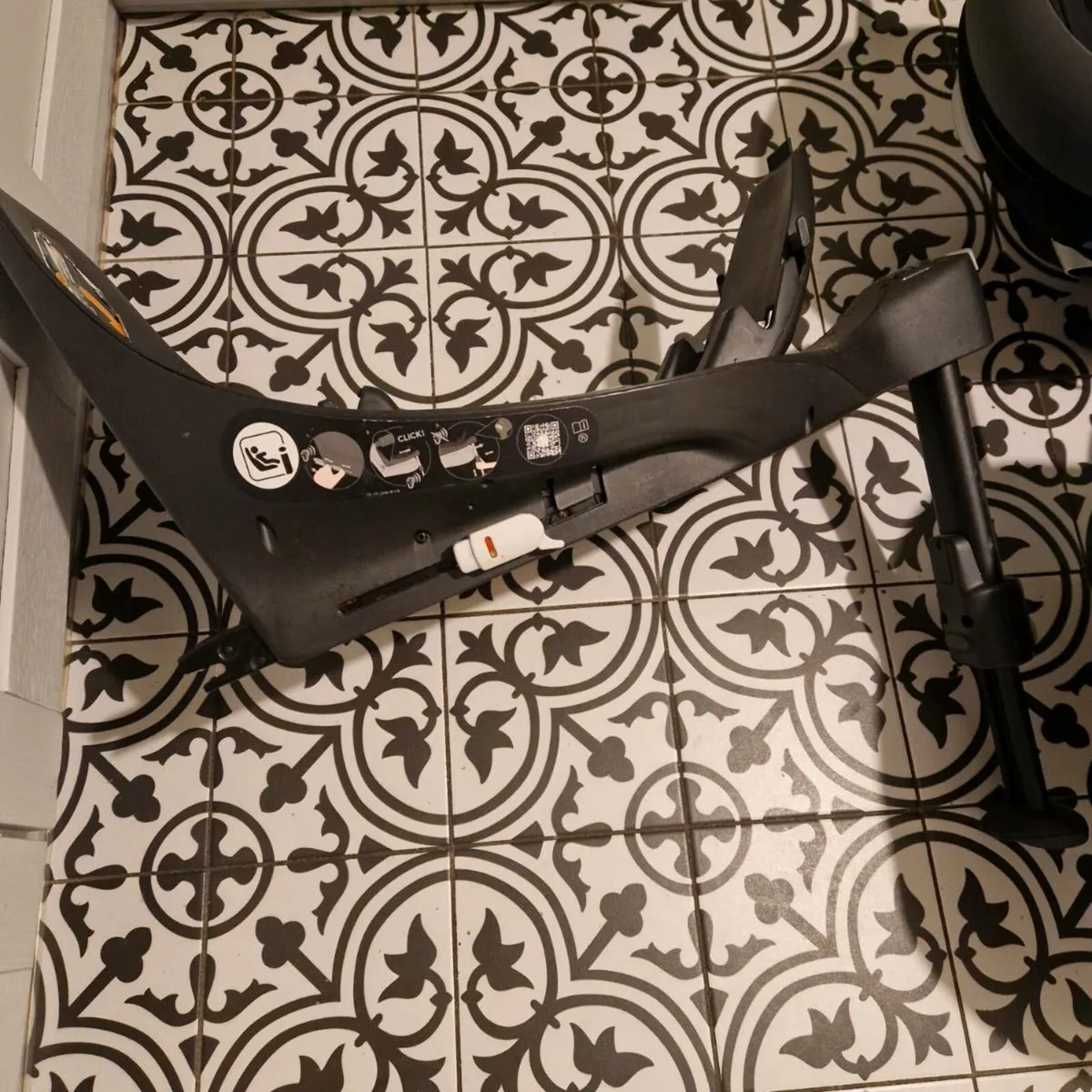 Cloud Z baby seat, sirona T car seat and base - Image 4