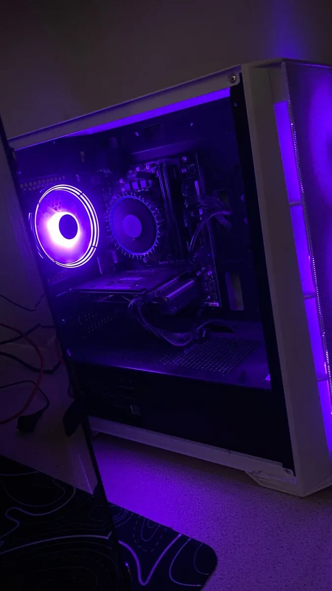 White gaming pc - Image 3