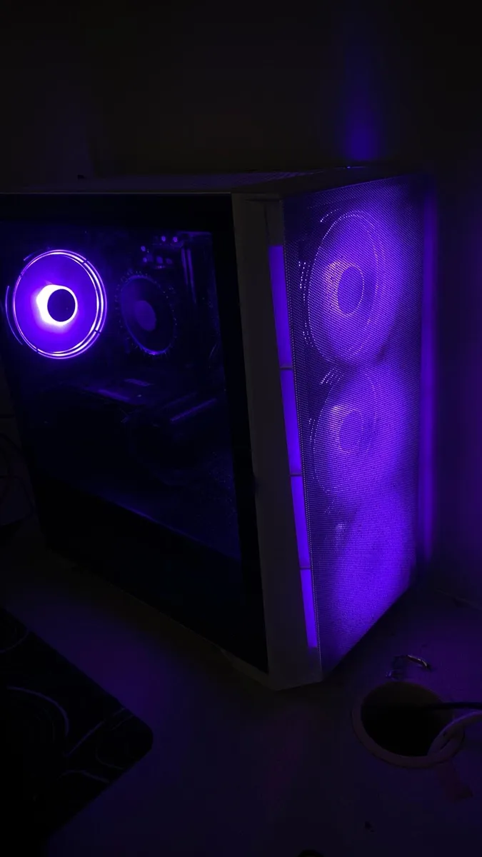 White gaming pc - Image 4