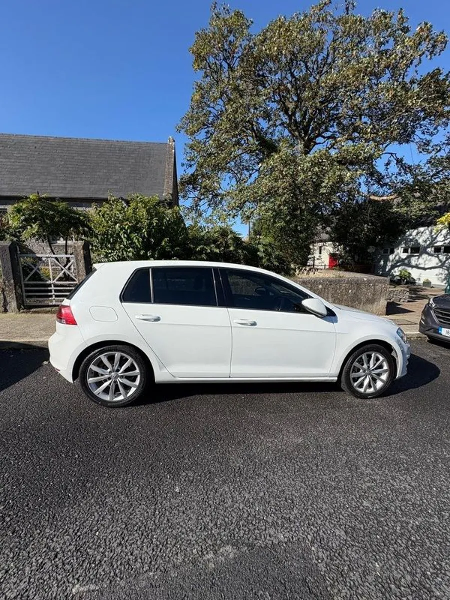 2014 Volkswagen Golf - Image 1