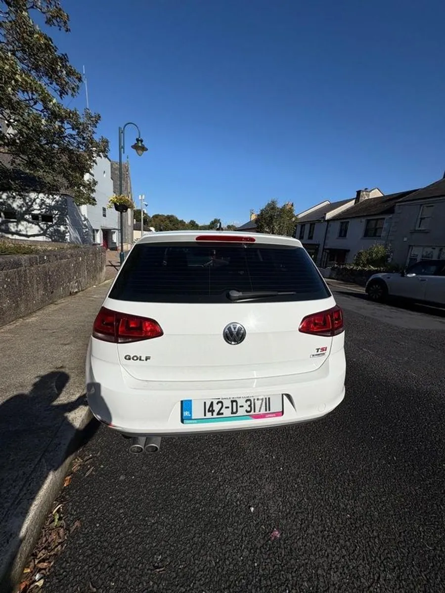 2014 Volkswagen Golf - Image 2