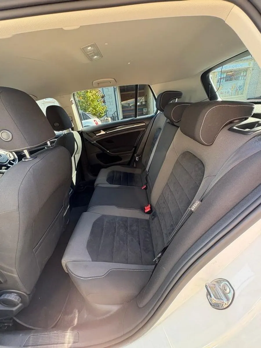 2014 Volkswagen Golf - Image 4