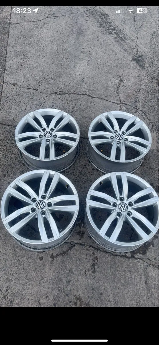Genuine 18 inch volkswagon Durban alloys