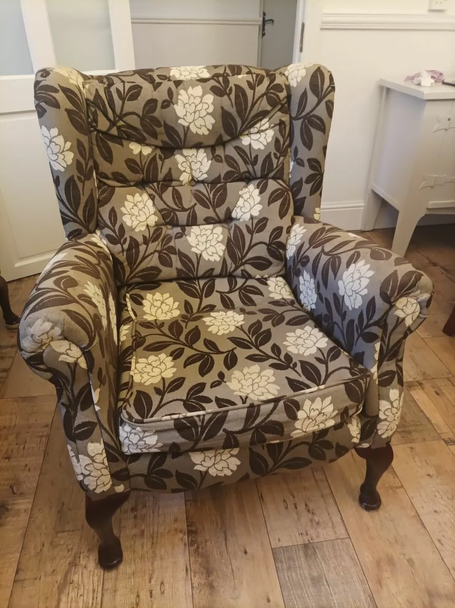 3 Piece Suite - Image 3