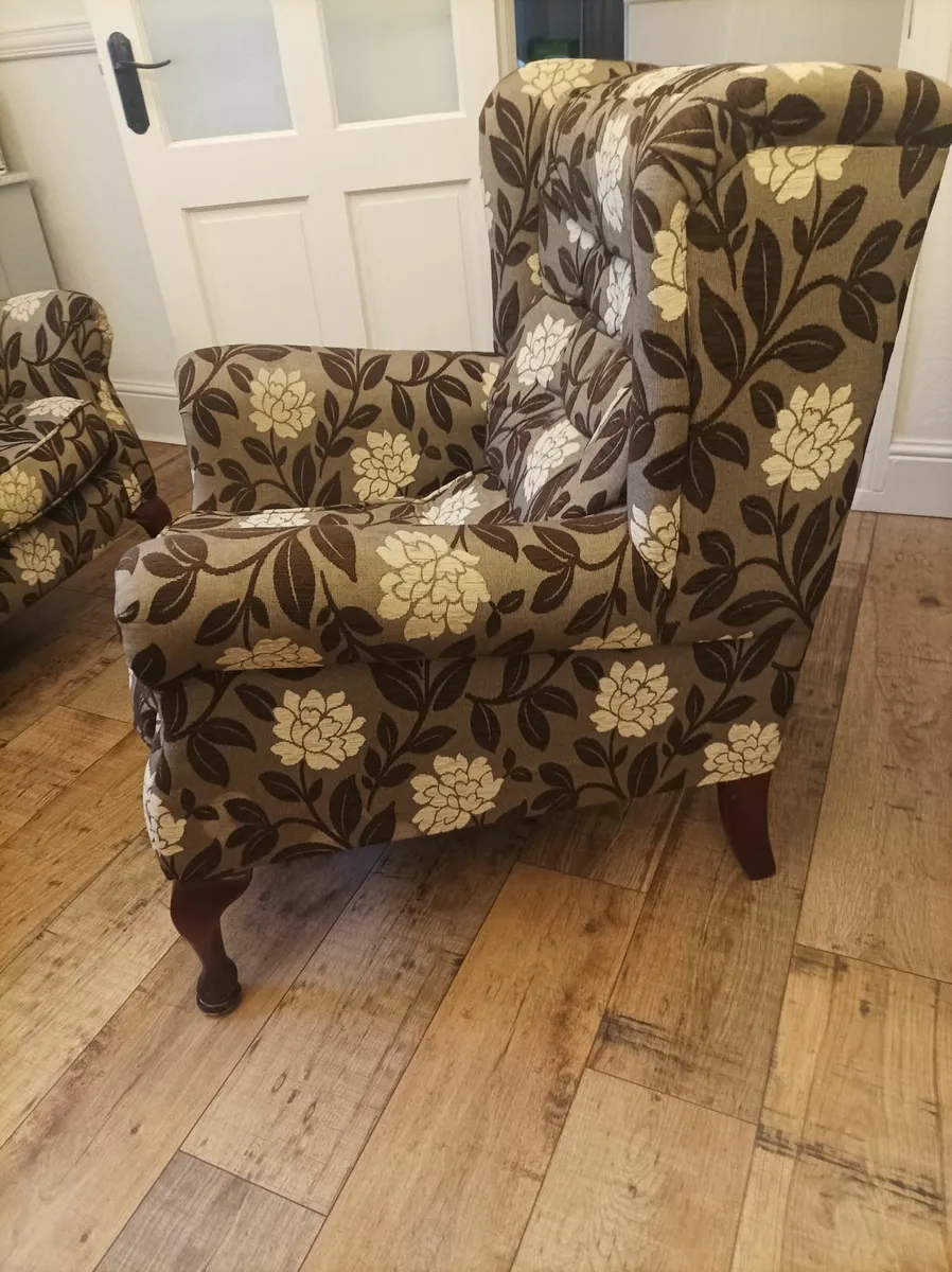 3 Piece Suite - Image 4