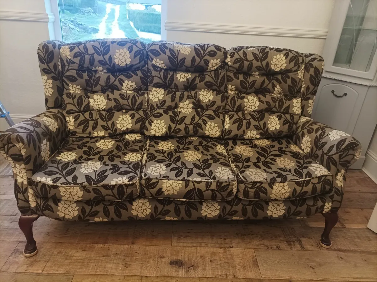 3 Piece Suite - Image 2