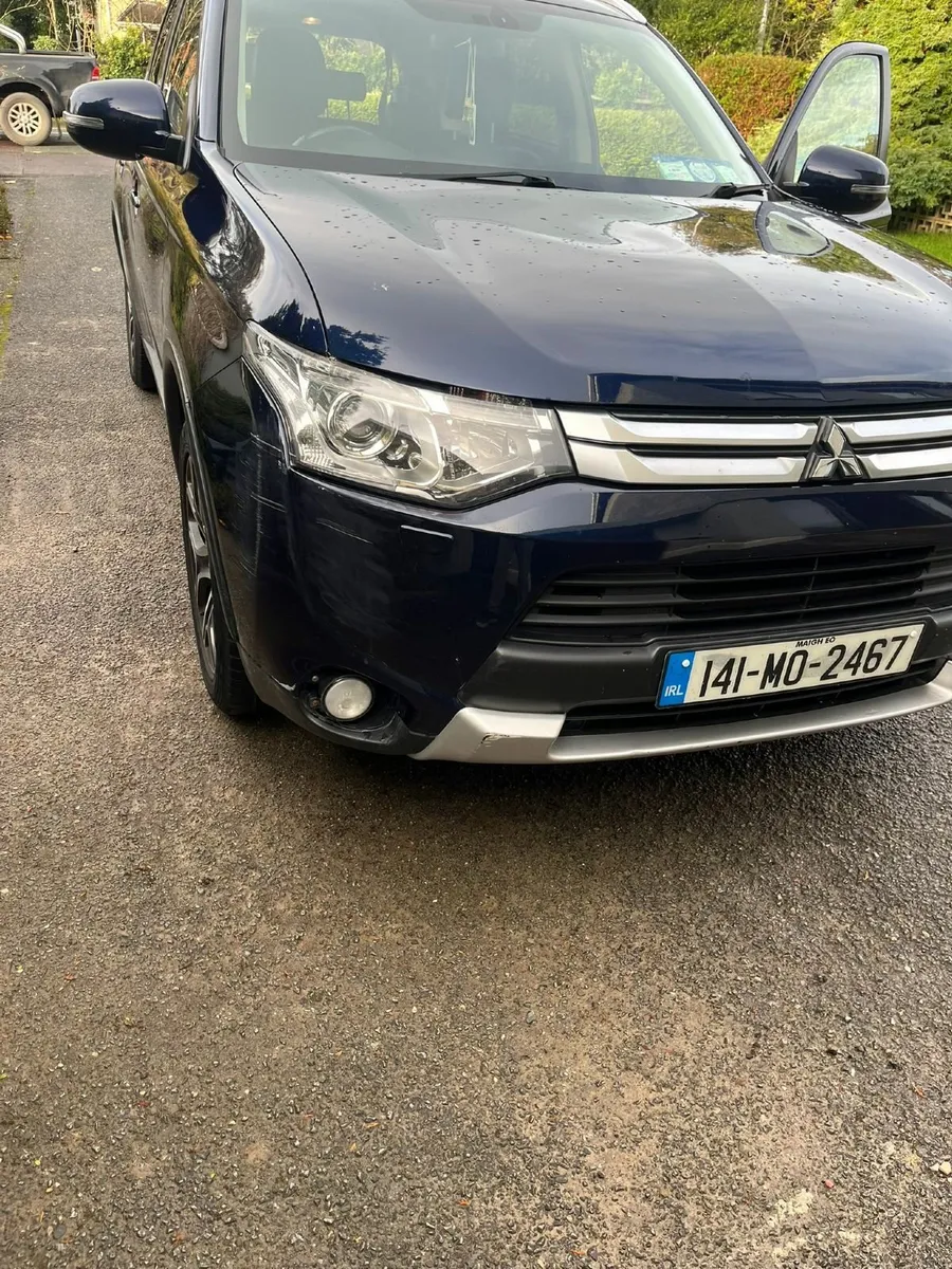 7 seater Automatic Mitsubishi Outlander 2014 - Image 3