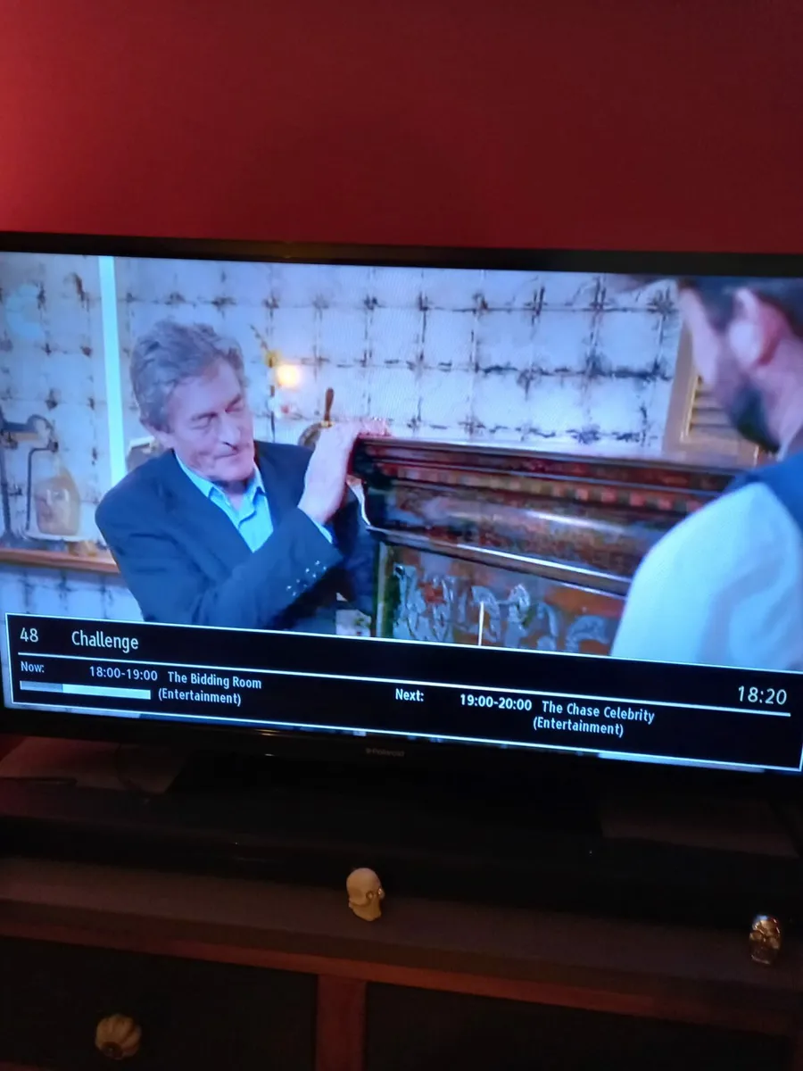 Tumble dryer and TV - Image 4