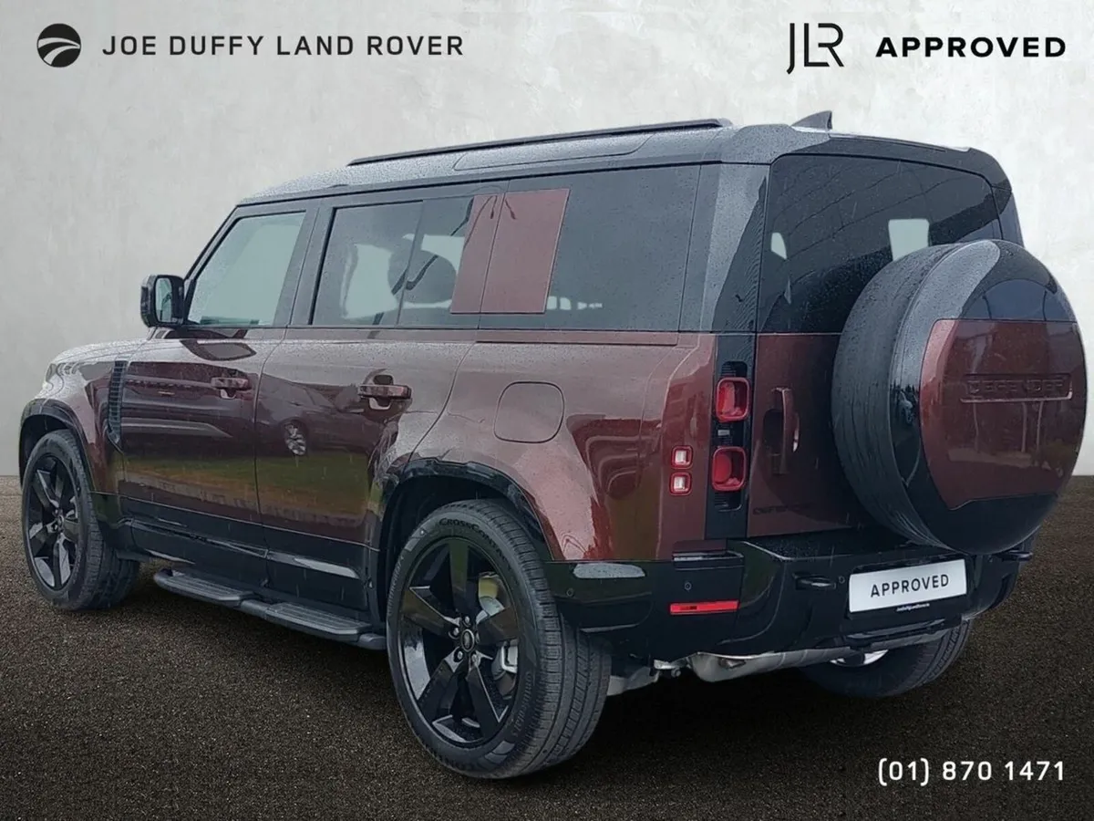 Land Rover Defender 2.0 Sedona Red Edition PHEV P3 - Image 3